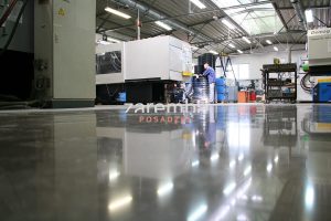 renowacja posadzki betonowej - produkcja na wtryskarkach w firmie MIK - Ząbkowice Śląskie