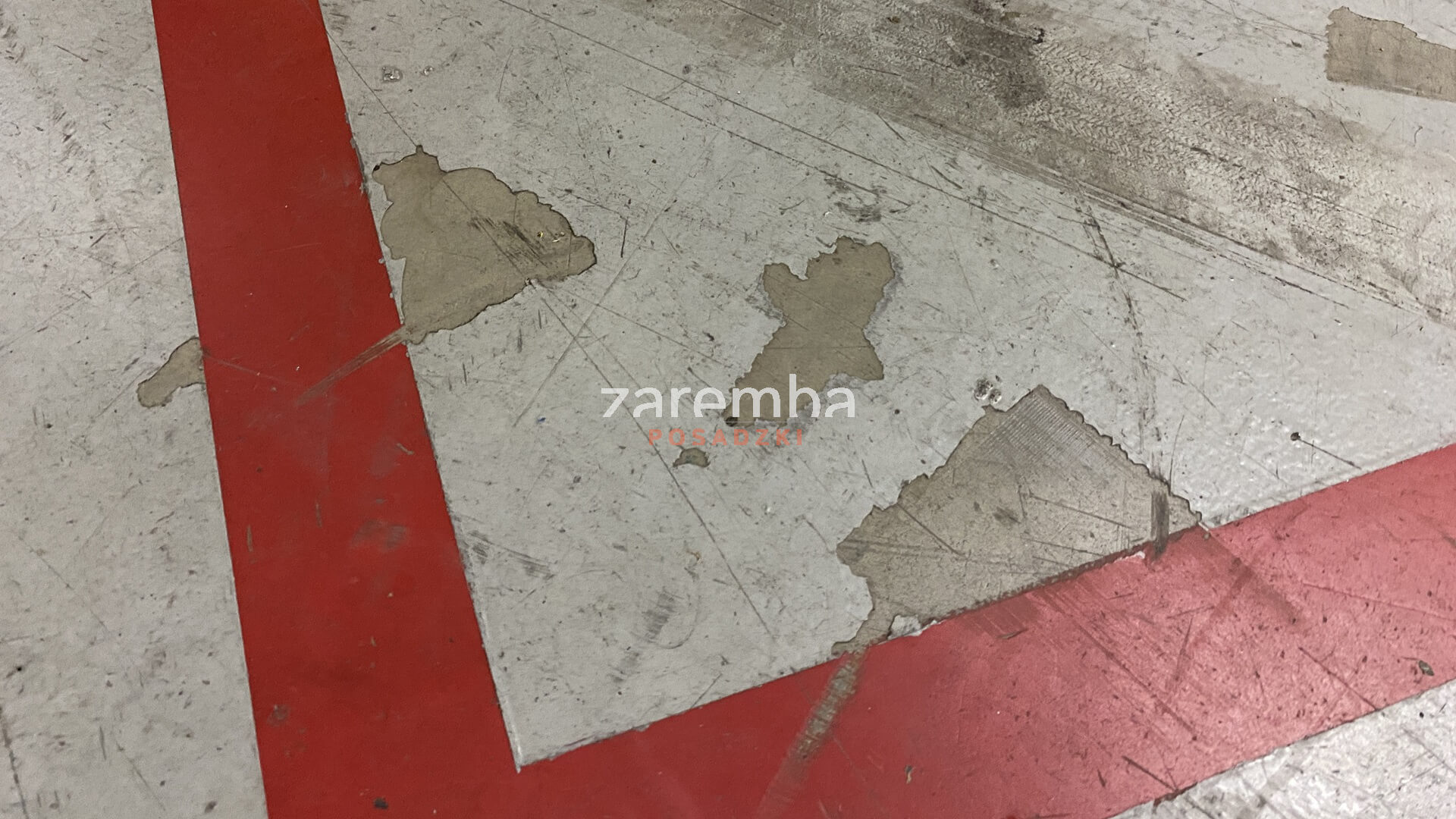 ubytki w powłokach żywicznych