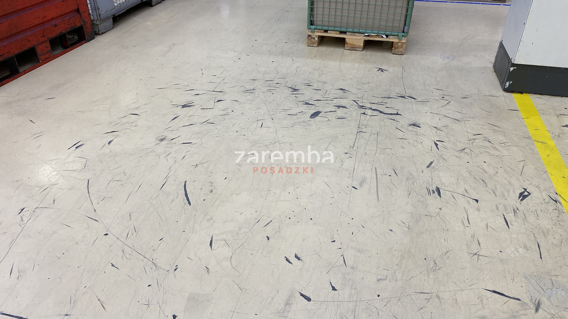 uszkodzenia mechaniczne posadzek żywicznych