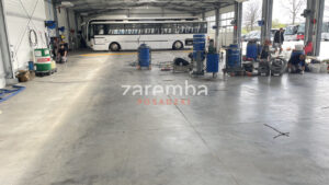 renowacja posadzki w hali serwisowej PRZED
